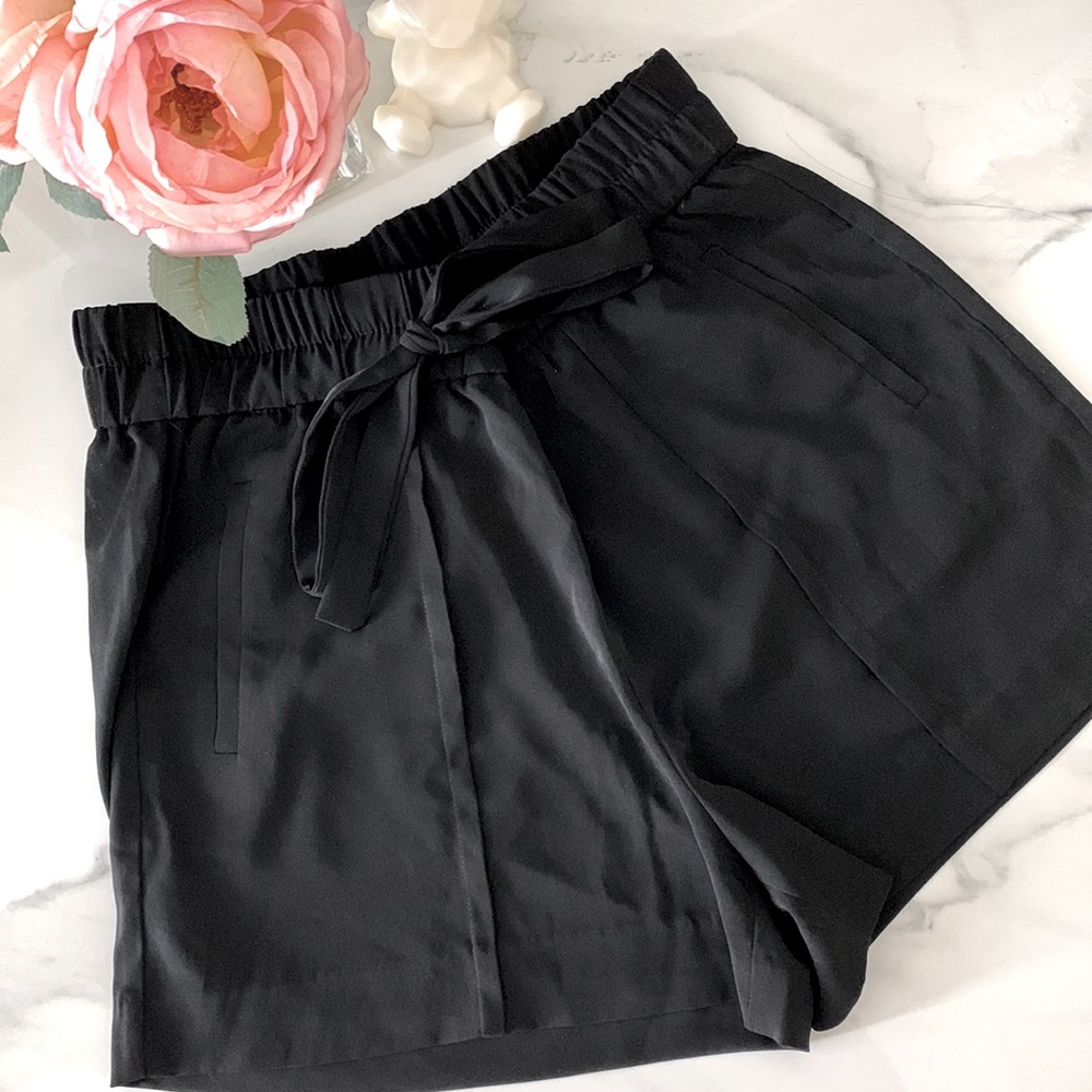 High waisted shorts with waist tie💕